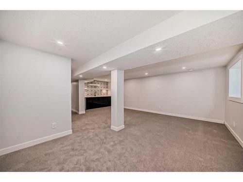 38 Armstrong Crescent Se, Calgary, AB - Indoor Photo Showing Other Room