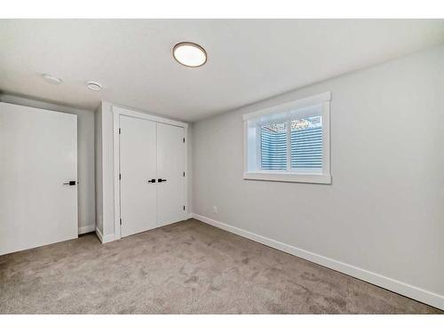 38 Armstrong Crescent Se, Calgary, AB - Indoor Photo Showing Other Room