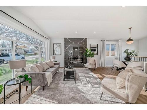 38 Armstrong Crescent Se, Calgary, AB - Indoor Photo Showing Living Room