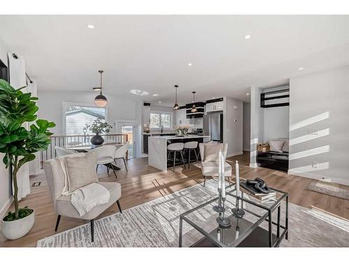 38 Armstrong Crescent Se, Calgary, AB - Indoor Photo Showing Living Room