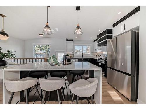 38 Armstrong Crescent Se, Calgary, AB - Indoor Photo Showing Dining Room