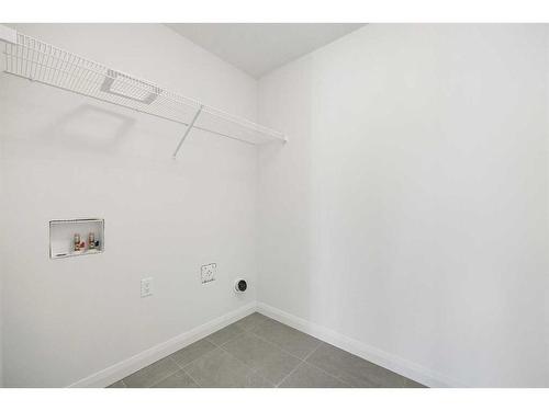 215 Dawson Harbour Court, Chestermere, AB - Indoor Photo Showing Other Room