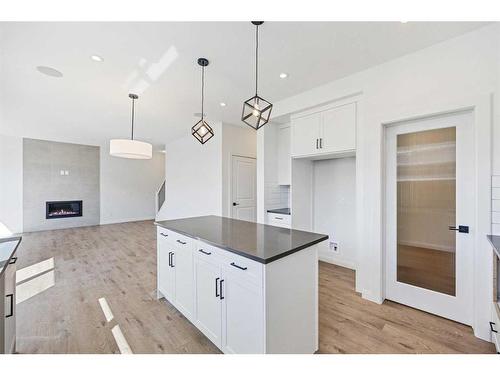 215 Dawson Harbour Court, Chestermere, AB - Indoor Photo Showing Kitchen