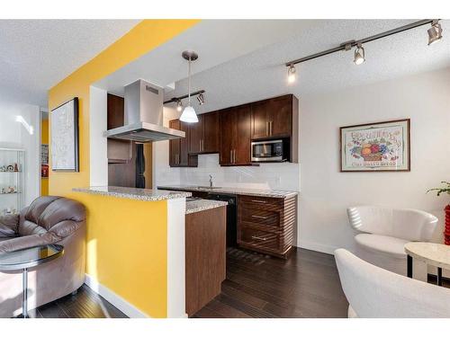 204-4455C Greenview Drive Ne, Calgary, AB - Indoor Photo Showing Kitchen