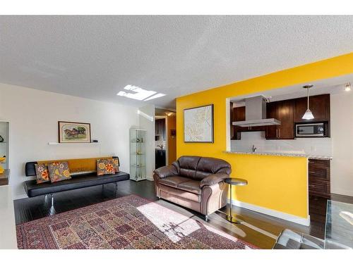 204-4455C Greenview Drive Ne, Calgary, AB - Indoor Photo Showing Other Room