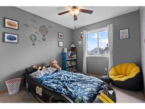 172 Cramond Crescent Se, Calgary, AB - Indoor Photo Showing Bedroom