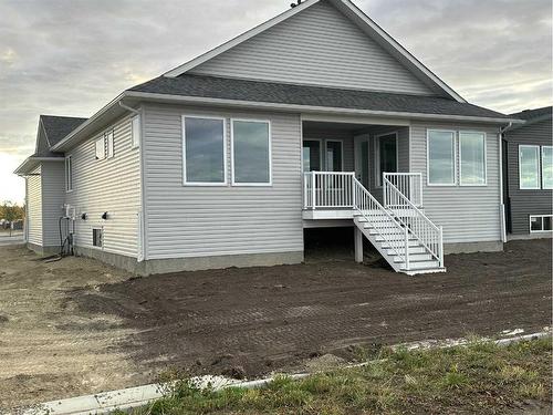 16 Williams Avenue, Olds, AB - Outdoor