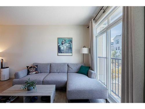 222 Nolanfield Villas Nw, Calgary, AB - Indoor Photo Showing Living Room