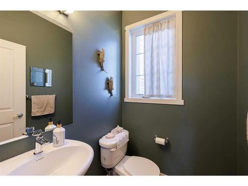 222 Nolanfield Villas Nw, Calgary, AB - Indoor Photo Showing Bathroom