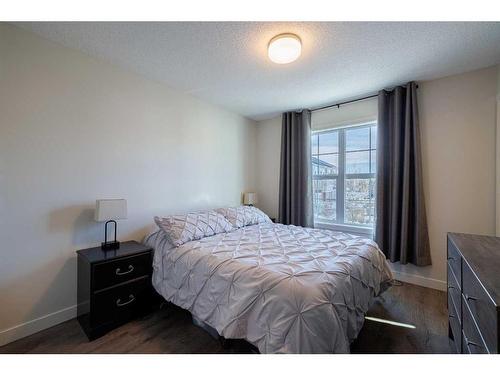 222 Nolanfield Villas Nw, Calgary, AB - Indoor Photo Showing Bedroom