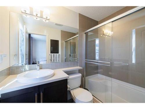 222 Nolanfield Villas Nw, Calgary, AB - Indoor Photo Showing Bathroom