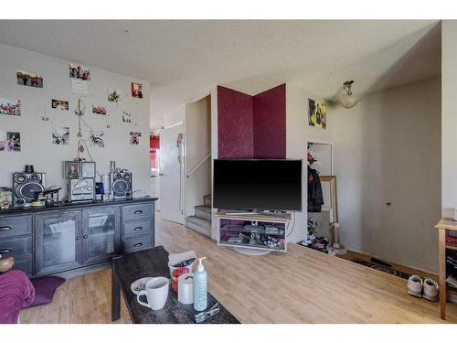 7844 21A Street Se, Calgary, AB - Indoor