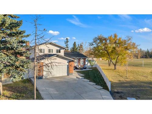 304 Pinemill Way Ne, Calgary, AB - Outdoor