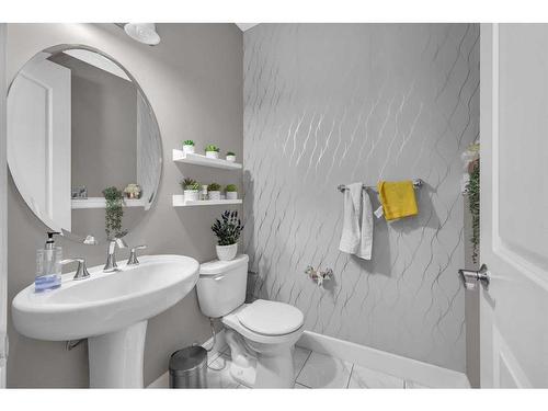 137 Cityside Road Ne, Calgary, AB - Indoor Photo Showing Bathroom