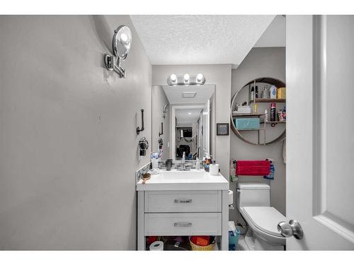 137 Cityside Road Ne, Calgary, AB - Indoor Photo Showing Bathroom