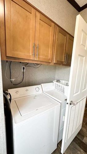 31479 Range Road 52, Rural Mountain View County, AB - Indoor Photo Showing Laundry Room