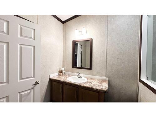 31479 Range Road 52, Rural Mountain View County, AB - Indoor Photo Showing Bathroom