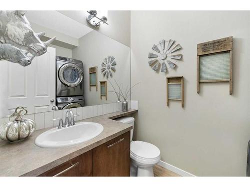 2037 New Brighton Park Se, Calgary, AB - Indoor Photo Showing Bathroom