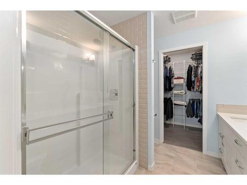 105-4250 Seton Drive Se, Calgary, AB - Indoor Photo Showing Bathroom