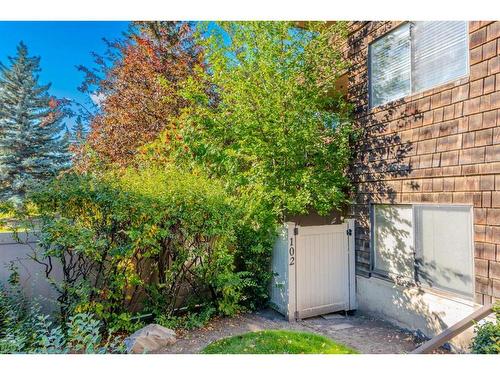 102-3719B 49 Street Nw, Calgary, AB - Outdoor