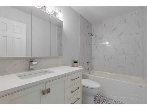 79-3745 Fonda Way Se, Calgary, AB - Indoor Photo Showing Bathroom