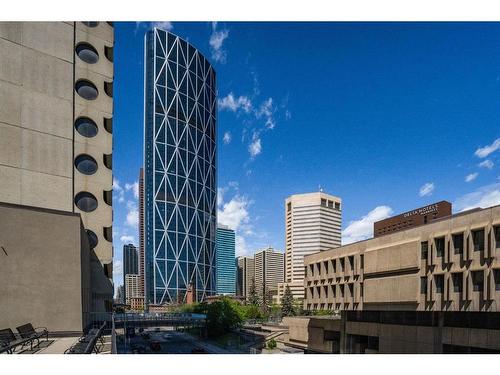 2611-221 6 Avenue Se, Calgary, AB - Outdoor