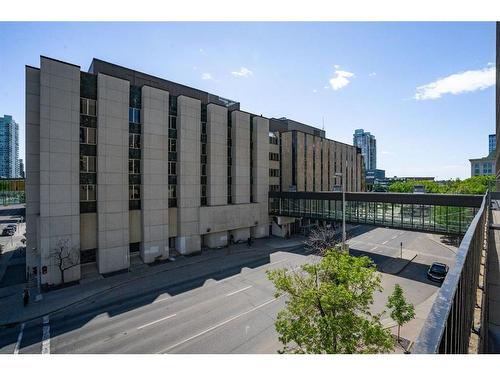 2611-221 6 Avenue Se, Calgary, AB - Outdoor