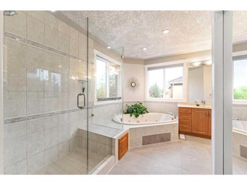 143 Christie Knoll Heights Sw, Calgary, AB - Indoor Photo Showing Bathroom