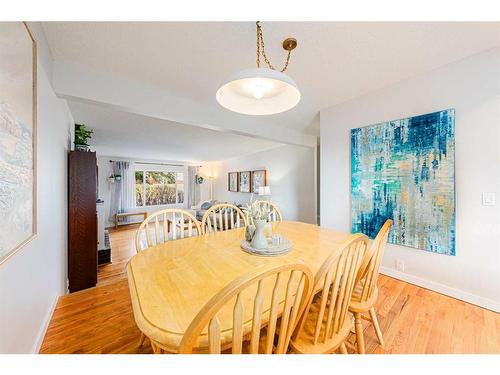 7803 Silver Springs Road Nw, Calgary, AB - Indoor Photo Showing Dining Room