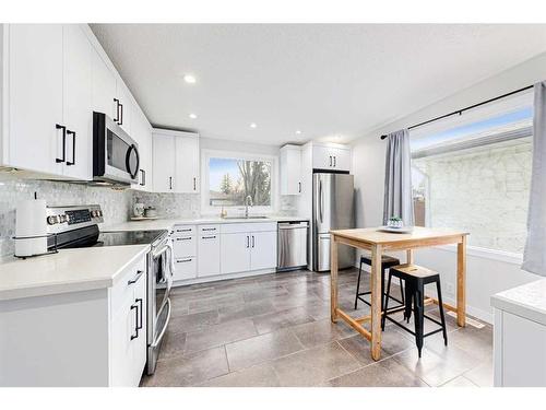 7803 Silver Springs Road Nw, Calgary, AB - Indoor Photo Showing Kitchen With Stainless Steel Kitchen With Upgraded Kitchen