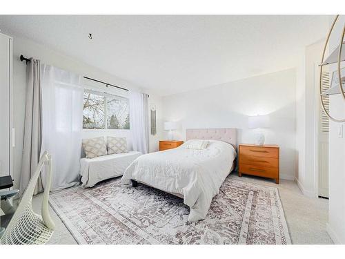 7803 Silver Springs Road Nw, Calgary, AB - Indoor Photo Showing Bedroom