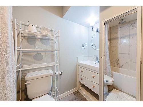 7803 Silver Springs Road Nw, Calgary, AB - Indoor Photo Showing Bathroom