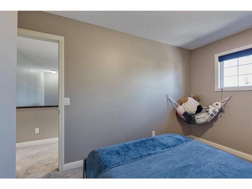 106 Autumn Gardens Se, Calgary, AB - Indoor Photo Showing Bedroom