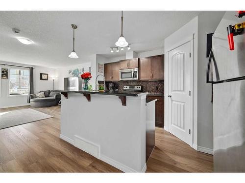 131 Prestwick Villas Se, Calgary, AB - Indoor Photo Showing Kitchen