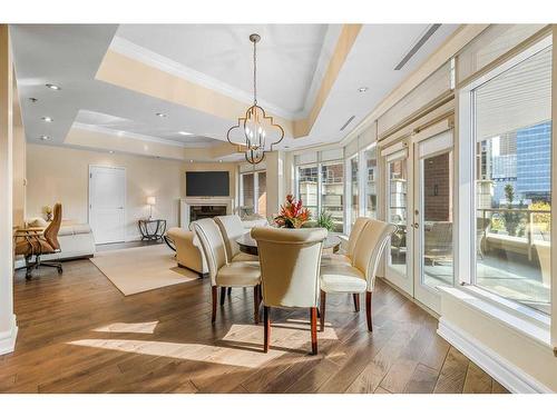 305-600 Princeton Way Sw, Calgary, AB - Indoor Photo Showing Dining Room