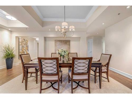 305-600 Princeton Way Sw, Calgary, AB - Indoor Photo Showing Dining Room