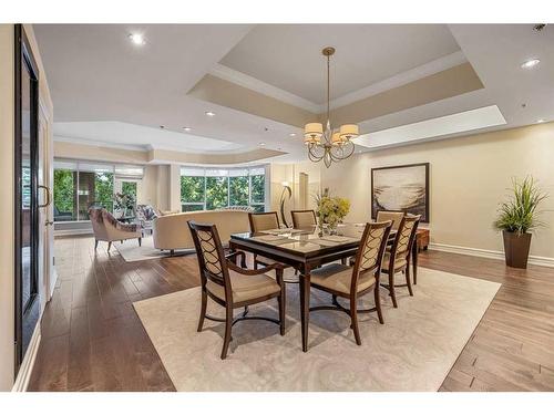 305-600 Princeton Way Sw, Calgary, AB - Indoor Photo Showing Dining Room