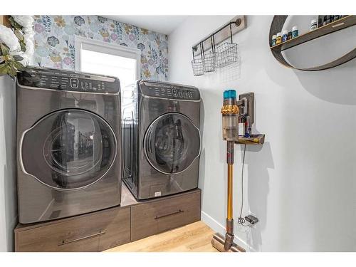 303 Coral Sands Terrace Ne, Calgary, AB - Indoor Photo Showing Laundry Room