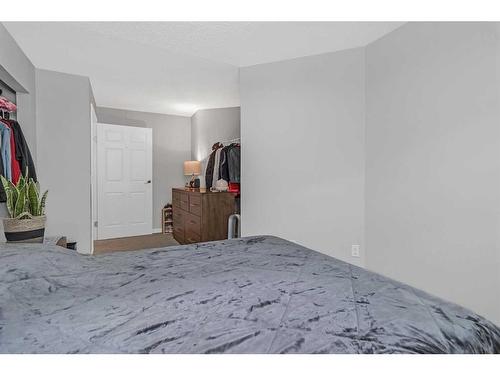 303 Coral Sands Terrace Ne, Calgary, AB - Indoor Photo Showing Bedroom