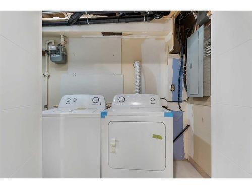 2037 27 Street Se, Calgary, AB - Indoor Photo Showing Laundry Room