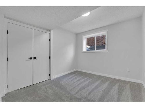 2037 27 Street Se, Calgary, AB - Indoor Photo Showing Other Room