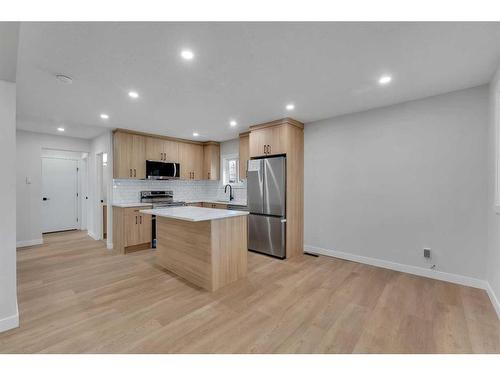 2037 27 Street Se, Calgary, AB - Indoor Photo Showing Kitchen