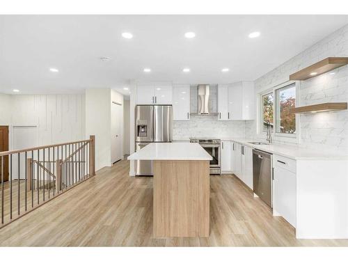 3224 108 Avenue Sw, Calgary, AB - Indoor Photo Showing Kitchen With Upgraded Kitchen