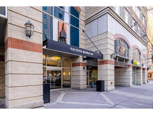 2301-910 5 Avenue Sw, Calgary, AB - Outdoor