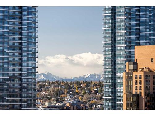 2301-910 5 Avenue Sw, Calgary, AB - Outdoor With Facade