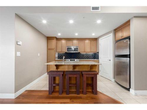 2301-910 5 Avenue Sw, Calgary, AB - Indoor Photo Showing Kitchen