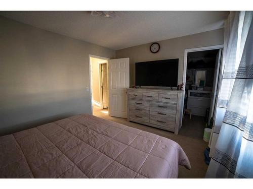 184 Copperfield Rise Se, Calgary, AB - Indoor Photo Showing Bedroom