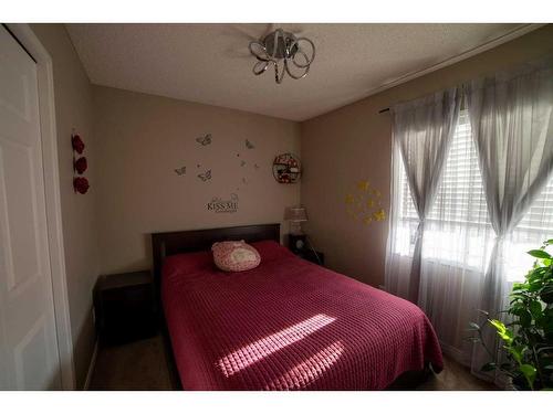 184 Copperfield Rise Se, Calgary, AB - Indoor Photo Showing Bedroom