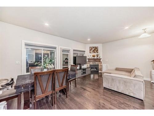 4803 4 Street, Calgary, AB - Indoor Photo Showing Living Room