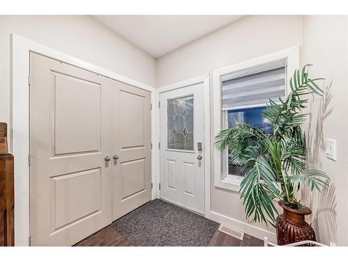 4803 4 Street, Calgary, AB - Indoor Photo Showing Other Room